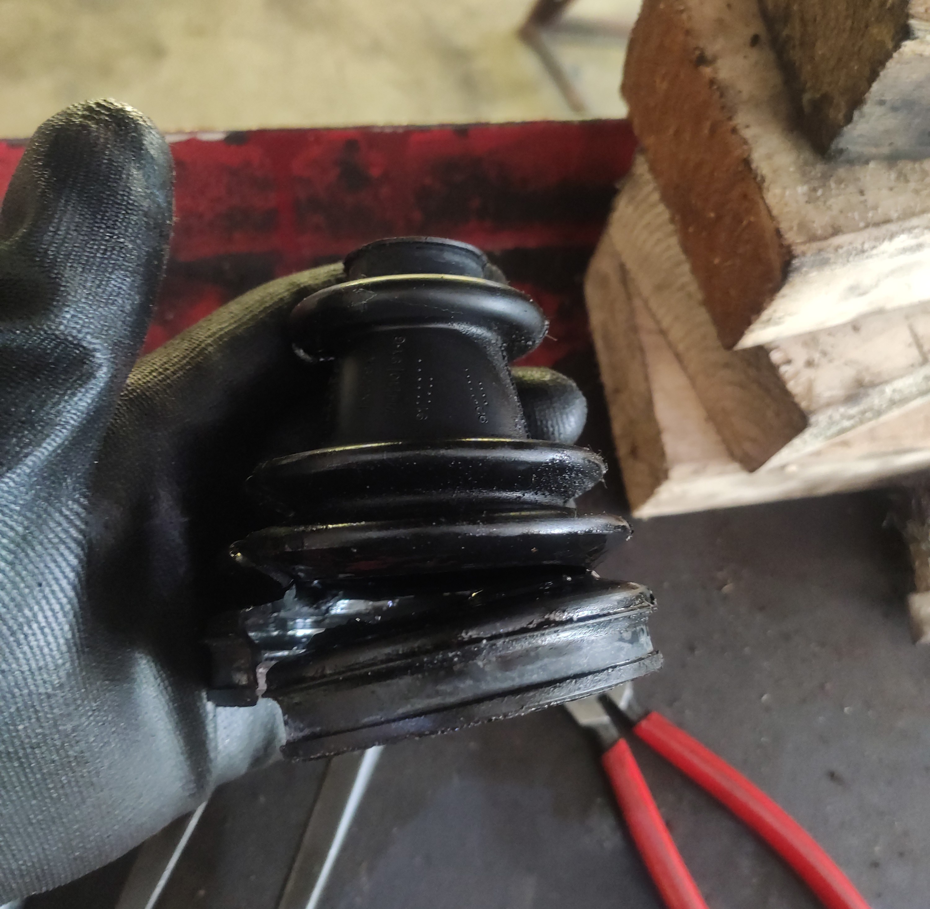 The old, broken cover