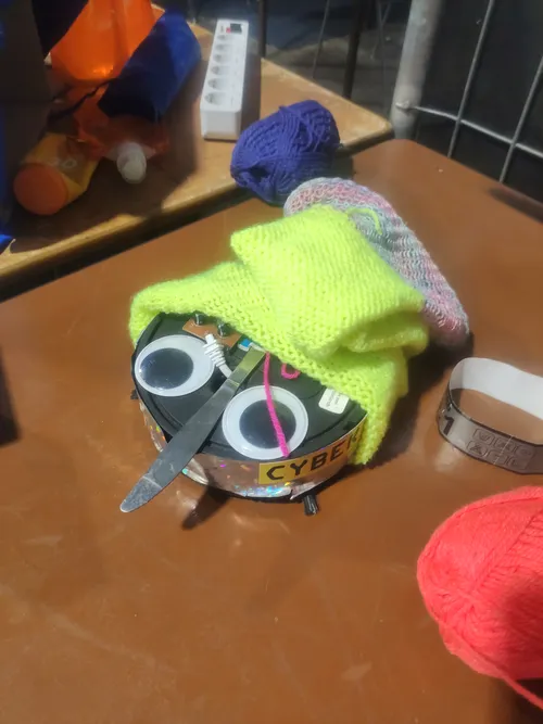 Stabby at What Hackers Yarn